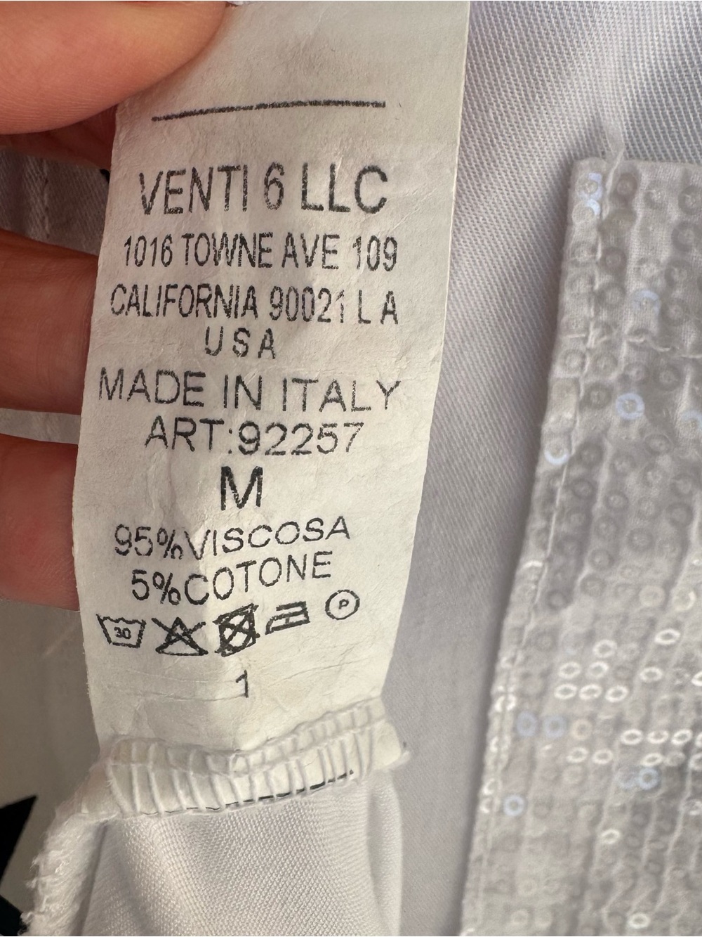 Vent16 White Shirt Dress with Black Star Detail - Picture 4 of 7